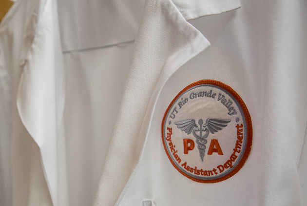 Utrgv Physician Assistant Students Urged To Pay It Forward During White Coat Ceremony Utrgv