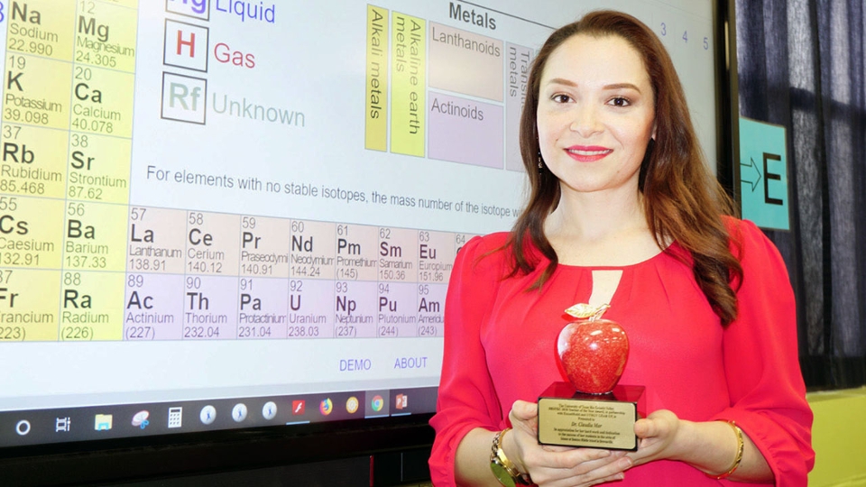 GCR News - Besteiro Middle School science teacher wins top honors at HESTEC