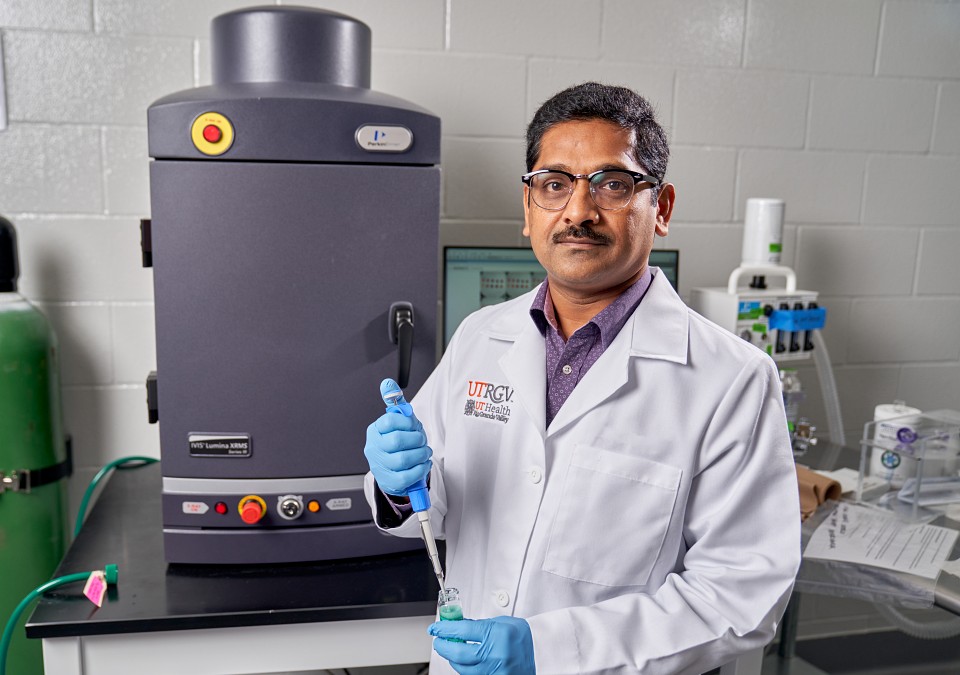 Dr. Murali Yallapu, associate professor in the Department of Immunology and Microbiology at the UTRGV School of Medicine