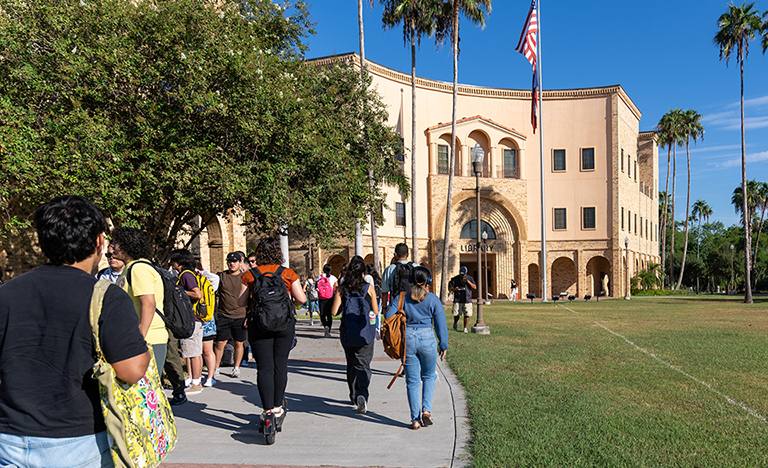 UTRGV students on the first day of classes for the start of the Fall 2024 semester on the Brownsville campus. (UTRGV Photo by David Pike)