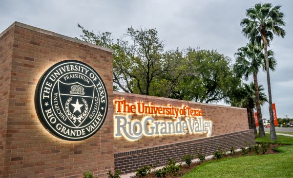 UTRGV has been recognized for supporting transfer students by the Phi Theta Kappa Honor Society. The distinction recognizes the dynamic pathways that named universities have created to support transfer students. (UTRGV archival photo)